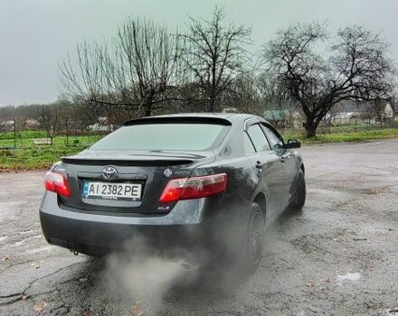 Серый Тойота Камри, объемом двигателя 2.4 л и пробегом 436 тыс. км за 8500 $, фото 2 на Automoto.ua