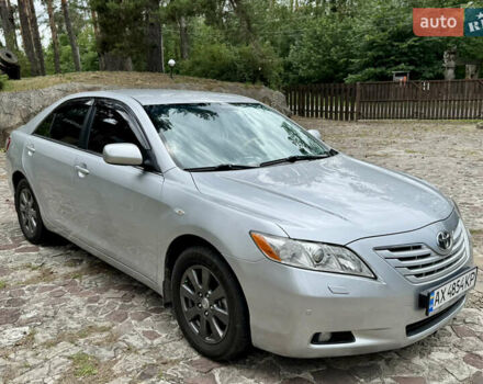 Сірий Тойота Камрі, об'ємом двигуна 3.5 л та пробігом 246 тис. км за 8300 $, фото 3 на Automoto.ua