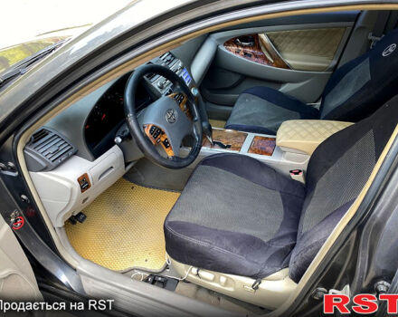 Серый Тойота Камри, объемом двигателя 2.4 л и пробегом 270 тыс. км за 4500 $, фото 7 на Automoto.ua