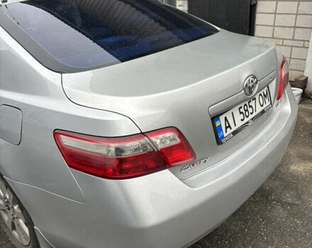 Серый Тойота Камри, объемом двигателя 2.36 л и пробегом 250 тыс. км за 7500 $, фото 2 на Automoto.ua