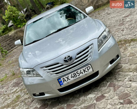 Сірий Тойота Камрі, об'ємом двигуна 3.5 л та пробігом 246 тис. км за 8300 $, фото 2 на Automoto.ua