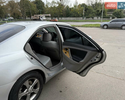 Серый Тойота Камри, объемом двигателя 3.46 л и пробегом 246 тыс. км за 8350 $, фото 26 на Automoto.ua