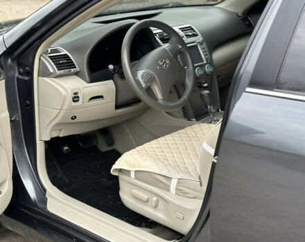 Серый Тойота Камри, объемом двигателя 2.36 л и пробегом 274 тыс. км за 8300 $, фото 12 на Automoto.ua