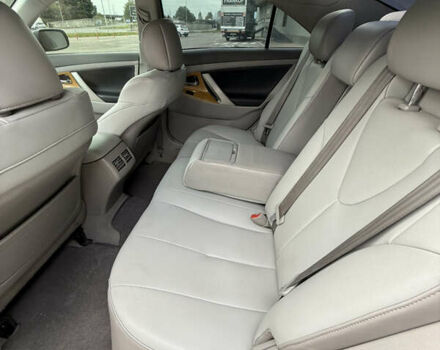 Серый Тойота Камри, объемом двигателя 3.46 л и пробегом 246 тыс. км за 8350 $, фото 32 на Automoto.ua