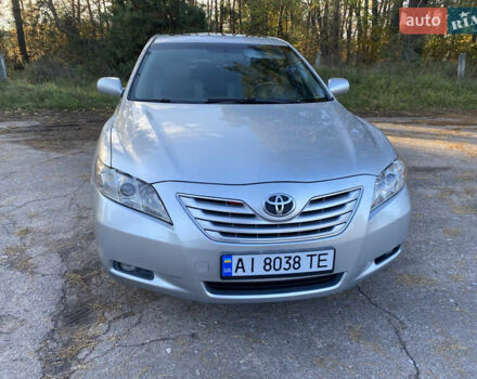 Серый Тойота Камри, объемом двигателя 2.4 л и пробегом 272 тыс. км за 7500 $, фото 5 на Automoto.ua