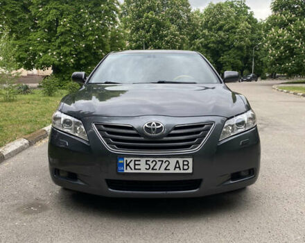 Сірий Тойота Камрі, об'ємом двигуна 3.5 л та пробігом 231 тис. км за 8000 $, фото 1 на Automoto.ua