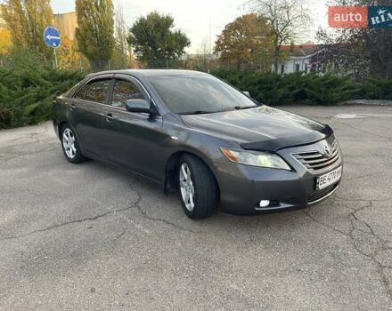 Серый Тойота Камри, объемом двигателя 0 л и пробегом 235 тыс. км за 8200 $, фото 3 на Automoto.ua