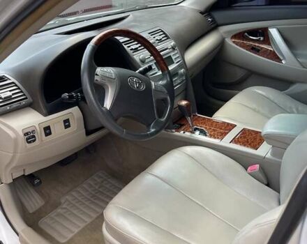 Серый Тойота Камри, объемом двигателя 3.46 л и пробегом 155 тыс. км за 8000 $, фото 17 на Automoto.ua