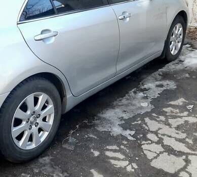 Серый Тойота Камри, объемом двигателя 3.5 л и пробегом 130 тыс. км за 10500 $, фото 2 на Automoto.ua