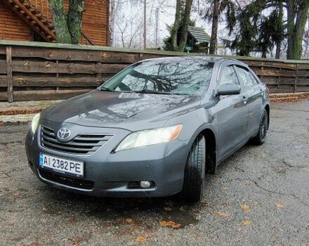 Серый Тойота Камри, объемом двигателя 2.4 л и пробегом 436 тыс. км за 8500 $, фото 3 на Automoto.ua