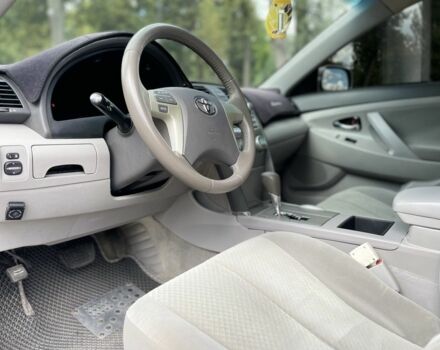 Серый Тойота Камри, объемом двигателя 2.4 л и пробегом 307 тыс. км за 7200 $, фото 11 на Automoto.ua