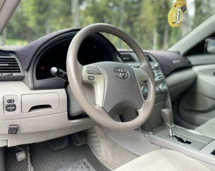 Серый Тойота Камри, объемом двигателя 2.4 л и пробегом 307 тыс. км за 7200 $, фото 12 на Automoto.ua