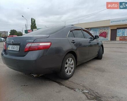 Серый Тойота Камри, объемом двигателя 2.4 л и пробегом 155 тыс. км за 7600 $, фото 2 на Automoto.ua