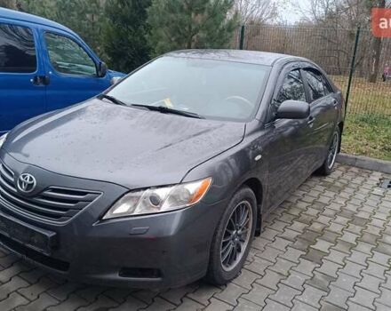 Серый Тойота Камри, объемом двигателя 3.46 л и пробегом 338 тыс. км за 6300 $, фото 2 на Automoto.ua