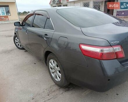 Серый Тойота Камри, объемом двигателя 2.4 л и пробегом 155 тыс. км за 7600 $, фото 4 на Automoto.ua