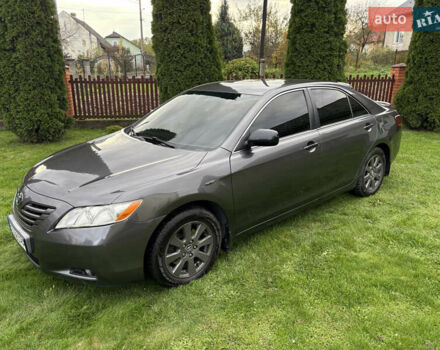 Сірий Тойота Камрі, об'ємом двигуна 2.4 л та пробігом 300 тис. км за 7700 $, фото 6 на Automoto.ua