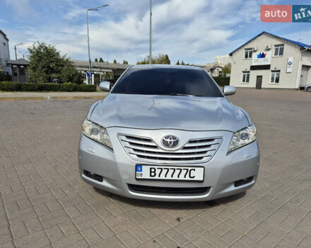 Серый Тойота Камри, объемом двигателя 3.46 л и пробегом 305 тыс. км за 8500 $, фото 1 на Automoto.ua