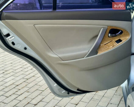 Серый Тойота Камри, объемом двигателя 2.36 л и пробегом 221 тыс. км за 7999 $, фото 41 на Automoto.ua