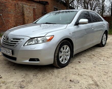 Серый Тойота Камри, объемом двигателя 2.4 л и пробегом 240 тыс. км за 7700 $, фото 1 на Automoto.ua