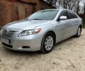 Серый Тойота Камри, объемом двигателя 2.4 л и пробегом 240 тыс. км за 7700 $, фото 1 на Automoto.ua
