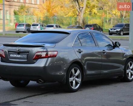 Серый Тойота Камри, объемом двигателя 3.5 л и пробегом 231 тыс. км за 10000 $, фото 5 на Automoto.ua