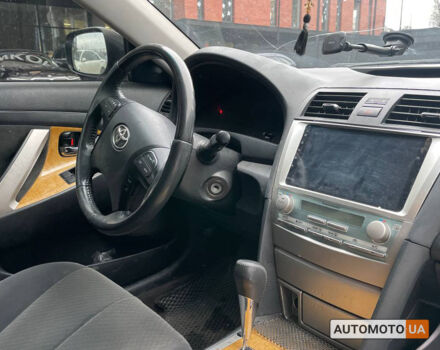 Серый Тойота Камри, объемом двигателя 2.4 л и пробегом 315 тыс. км за 8300 $, фото 13 на Automoto.ua