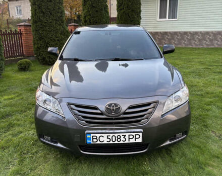 Сірий Тойота Камрі, об'ємом двигуна 2.4 л та пробігом 300 тис. км за 7700 $, фото 2 на Automoto.ua