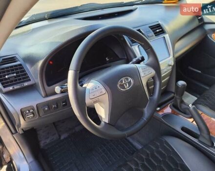 Серый Тойота Камри, объемом двигателя 2.36 л и пробегом 240 тыс. км за 9200 $, фото 34 на Automoto.ua