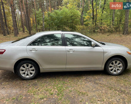 Серый Тойота Камри, объемом двигателя 2.36 л и пробегом 370 тыс. км за 6999 $, фото 2 на Automoto.ua