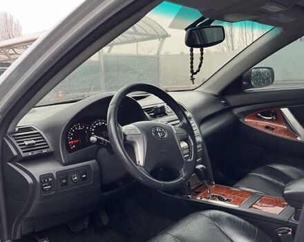 Серый Тойота Камри, объемом двигателя 2.36 л и пробегом 314 тыс. км за 7000 $, фото 12 на Automoto.ua
