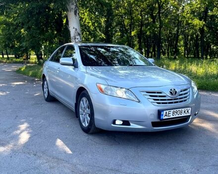 Серый Тойота Камри, объемом двигателя 2.4 л и пробегом 275 тыс. км за 9500 $, фото 5 на Automoto.ua