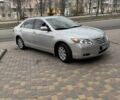 Серый Тойота Камри, объемом двигателя 3.5 л и пробегом 280 тыс. км за 9100 $, фото 1 на Automoto.ua
