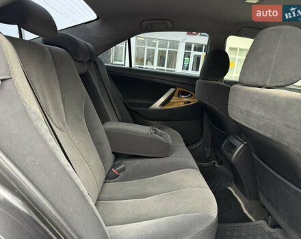 Серый Тойота Камри, объемом двигателя 2.4 л и пробегом 262 тыс. км за 6999 $, фото 28 на Automoto.ua