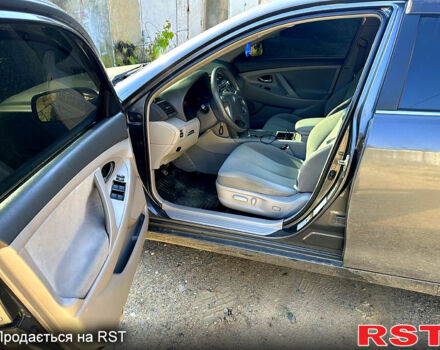 Серый Тойота Камри, объемом двигателя 2.4 л и пробегом 200 тыс. км за 7000 $, фото 9 на Automoto.ua