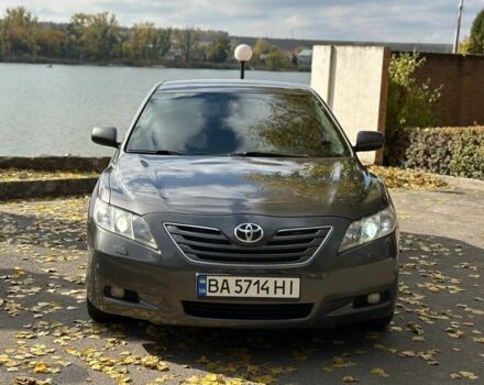 Тойота Камрі 2007 у Кропивницькому (Кіровограді) на Automoto.ua Сірий Тойота Камрі, об'ємом двигуна 3.5 л та пробігом 320 тис. км за 8500 $, фото 2 на Automoto.ua