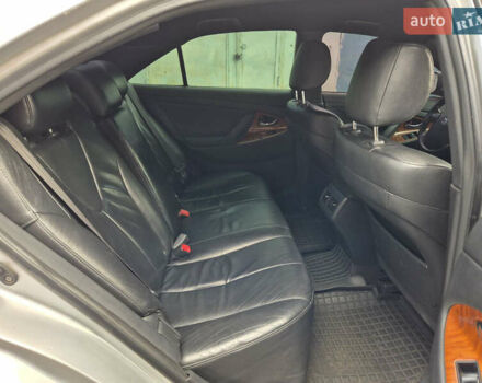 Серый Тойота Камри, объемом двигателя 3.46 л и пробегом 305 тыс. км за 8500 $, фото 14 на Automoto.ua