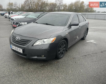 Серый Тойота Камри, объемом двигателя 2.36 л и пробегом 283 тыс. км за 8500 $, фото 1 на Automoto.ua