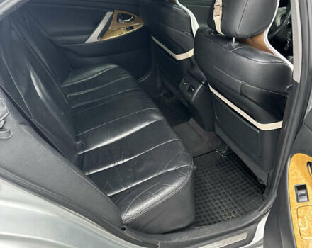 Серый Тойота Камри, объемом двигателя 2.4 л и пробегом 300 тыс. км за 7000 $, фото 6 на Automoto.ua