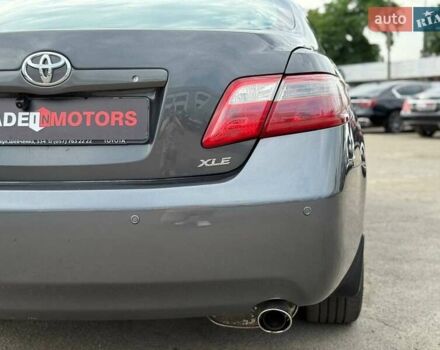 Серый Тойота Камри, объемом двигателя 3.46 л и пробегом 285 тыс. км за 8690 $, фото 6 на Automoto.ua