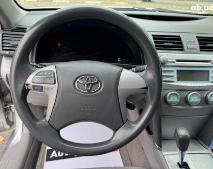 Серый Тойота Камри, объемом двигателя 2.4 л и пробегом 225 тыс. км за 7490 $, фото 20 на Automoto.ua