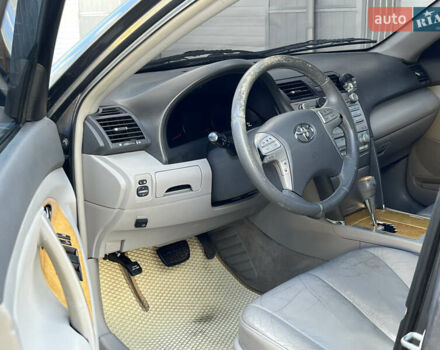 Тойота Камри 2007 в Киеве на Automoto.ua Серый Тойота Камри, объемом двигателя 3.5 л и пробегом 325 тыс. км за 6999 $, фото 4 на Automoto.ua