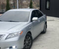 Серый Тойота Камри, объемом двигателя 2.36 л и пробегом 305 тыс. км за 8500 $, фото 2 на Automoto.ua