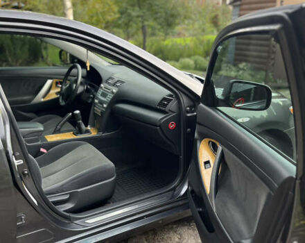 Серый Тойота Камри, объемом двигателя 2.4 л и пробегом 220 тыс. км за 8700 $, фото 46 на Automoto.ua