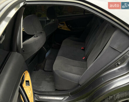 Сірий Тойота Камрі, об'ємом двигуна 2.4 л та пробігом 300 тис. км за 7700 $, фото 18 на Automoto.ua