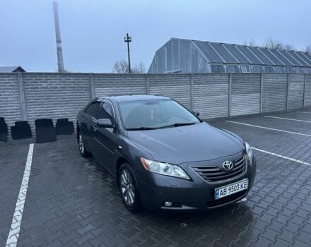 Серый Тойота Камри, объемом двигателя 2.4 л и пробегом 232 тыс. км за 8600 $, фото 1 на Automoto.ua