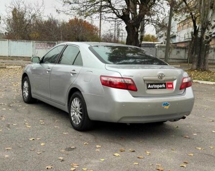 Серый Тойота Камри, объемом двигателя 2.4 л и пробегом 225 тыс. км за 7490 $, фото 2 на Automoto.ua
