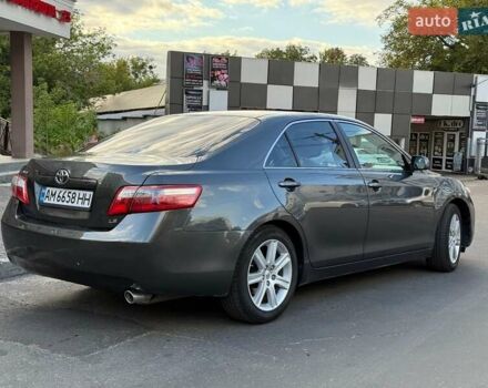 Сірий Тойота Камрі, об'ємом двигуна 2.4 л та пробігом 372 тис. км за 8200 $, фото 1 на Automoto.ua