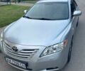 Серый Тойота Камри, объемом двигателя 2.4 л и пробегом 165 тыс. км за 9999 $, фото 1 на Automoto.ua