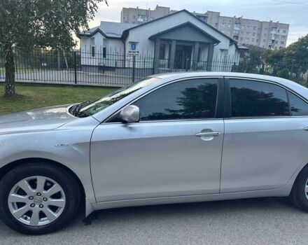 Серый Тойота Камри, объемом двигателя 2.4 л и пробегом 165 тыс. км за 9999 $, фото 2 на Automoto.ua