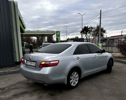 Серый Тойота Камри, объемом двигателя 2.4 л и пробегом 225 тыс. км за 8500 $, фото 2 на Automoto.ua